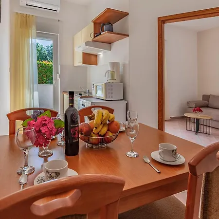 Lejlighed Rok 3 By Interhome Pula