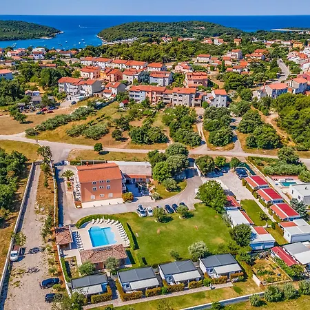 Rok 3 By Interhome Pola